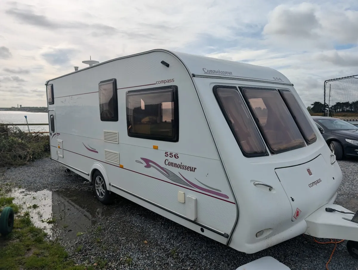 Compass 556 Caravan - Image 4