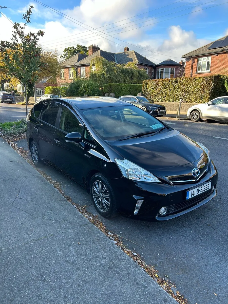 Toyota Prius Alpha 2014 low mileage 62500km - Image 1
