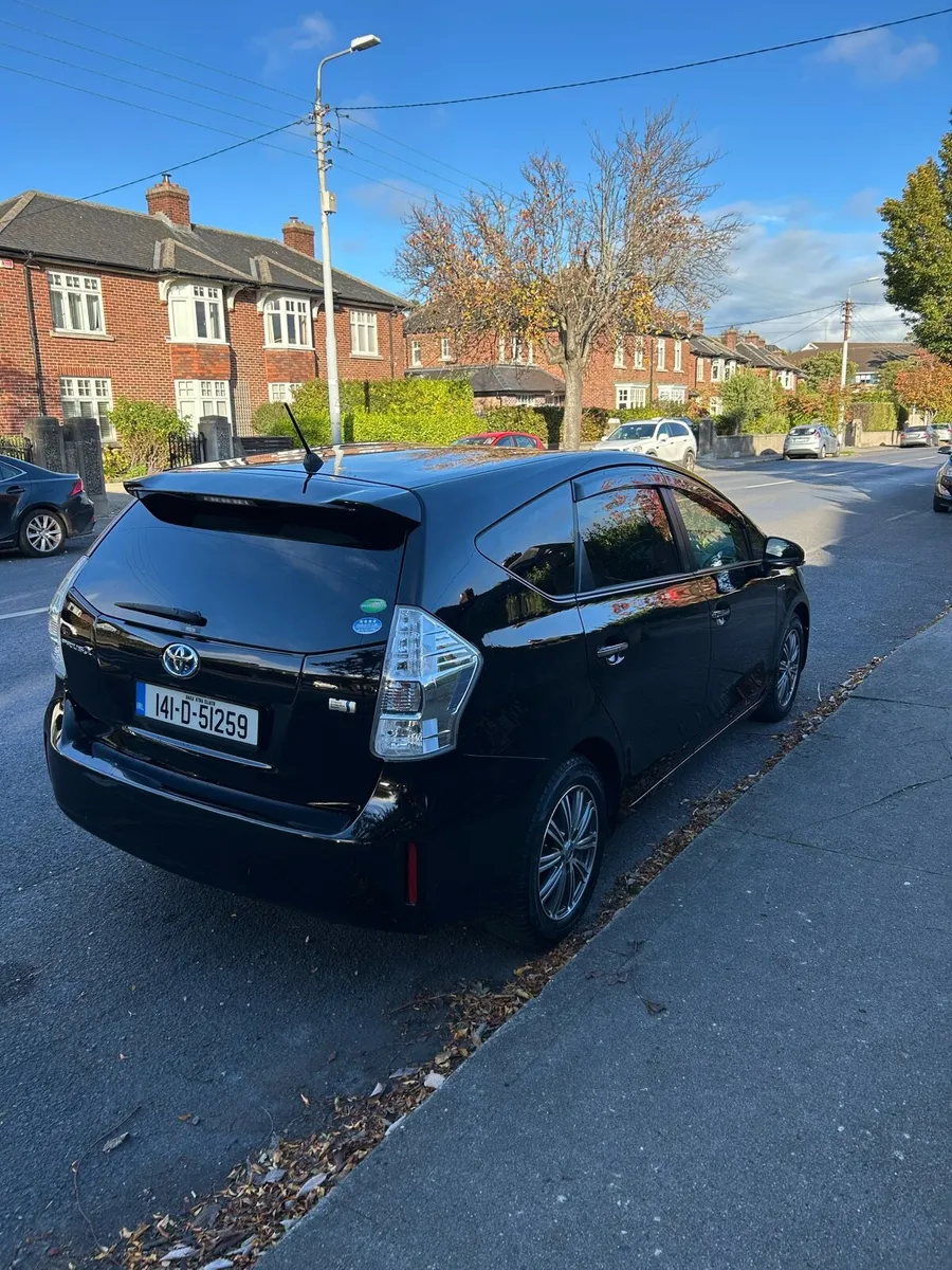 Toyota Prius Alpha 2014 low mileage 62500km - Image 3