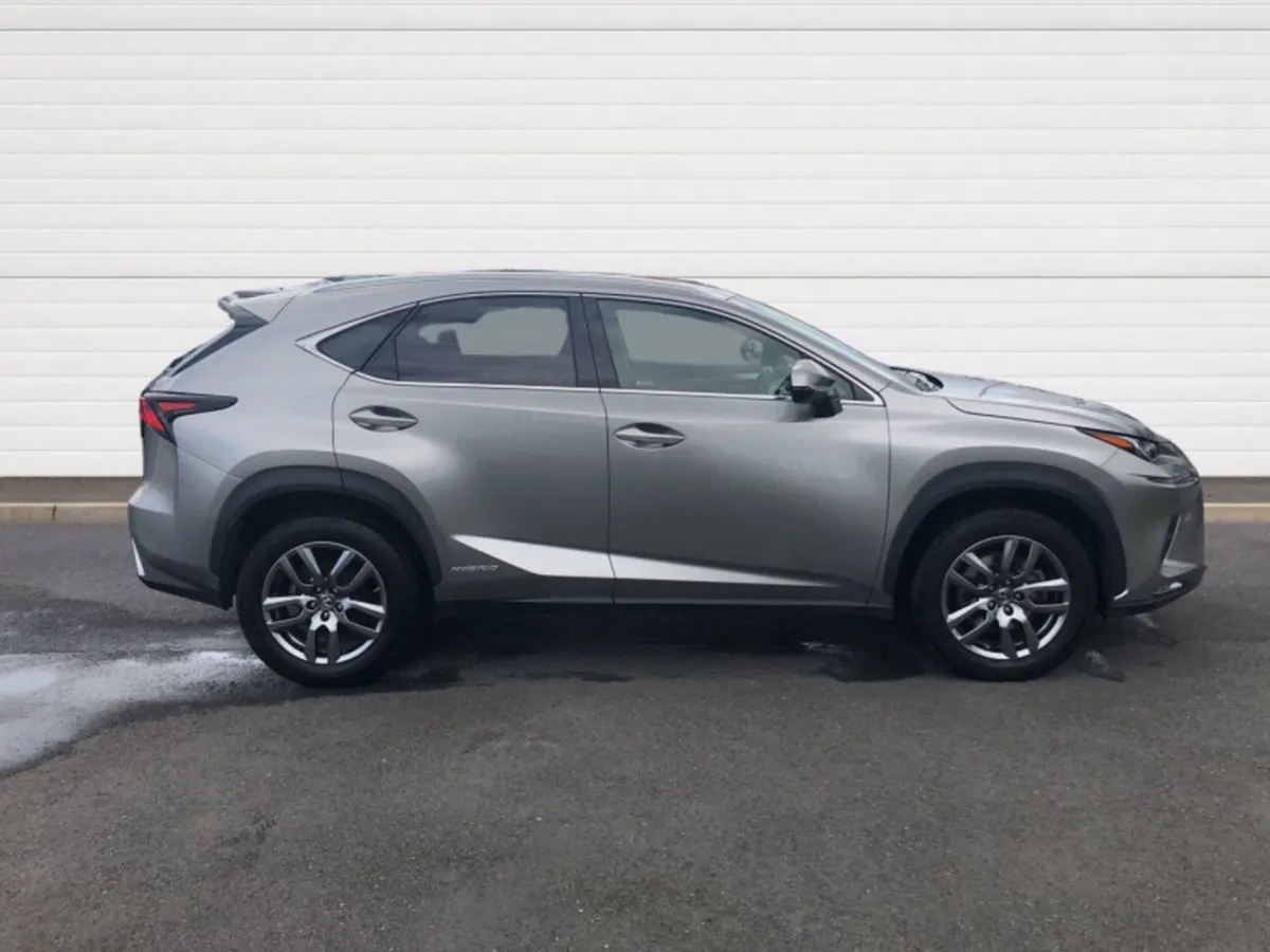 Lexus NX 300h Executive - Image 4