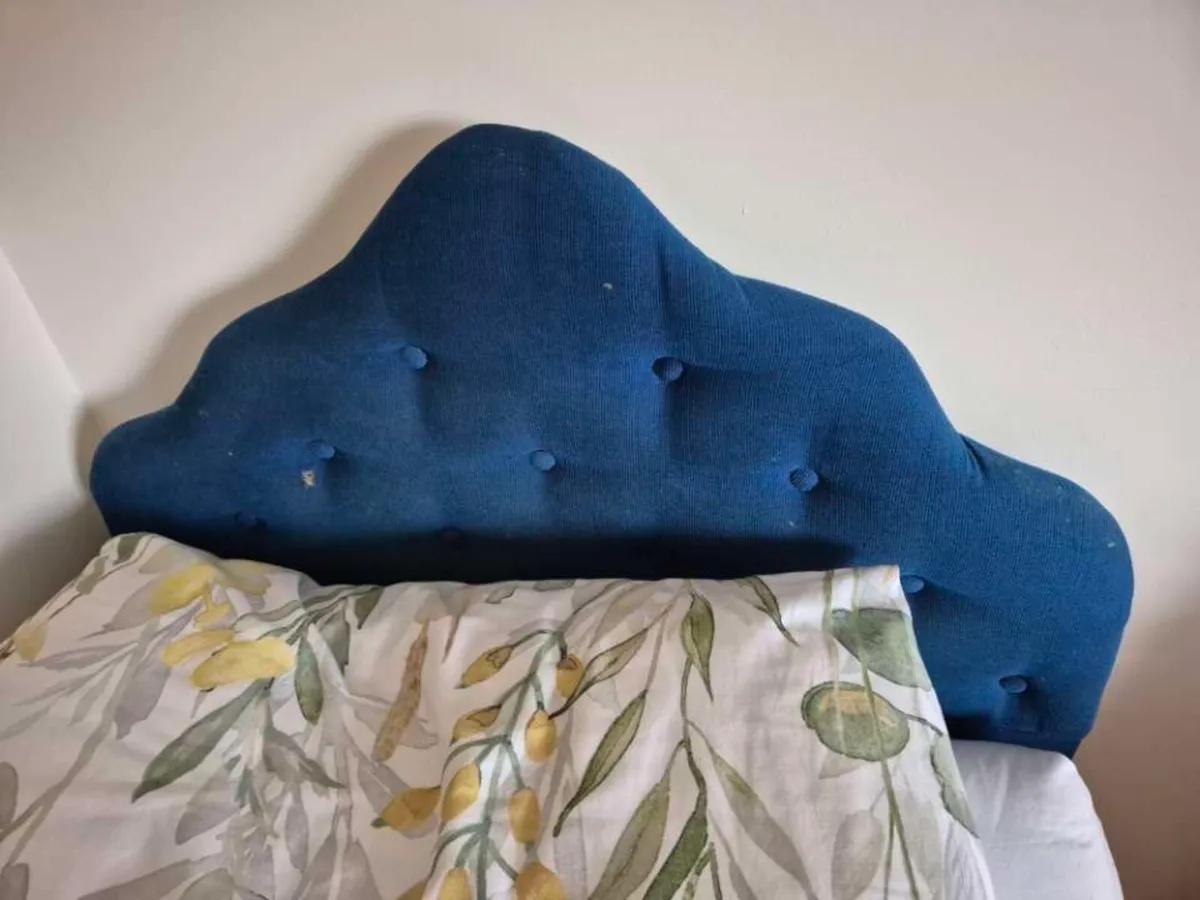 Single bed - Image 2