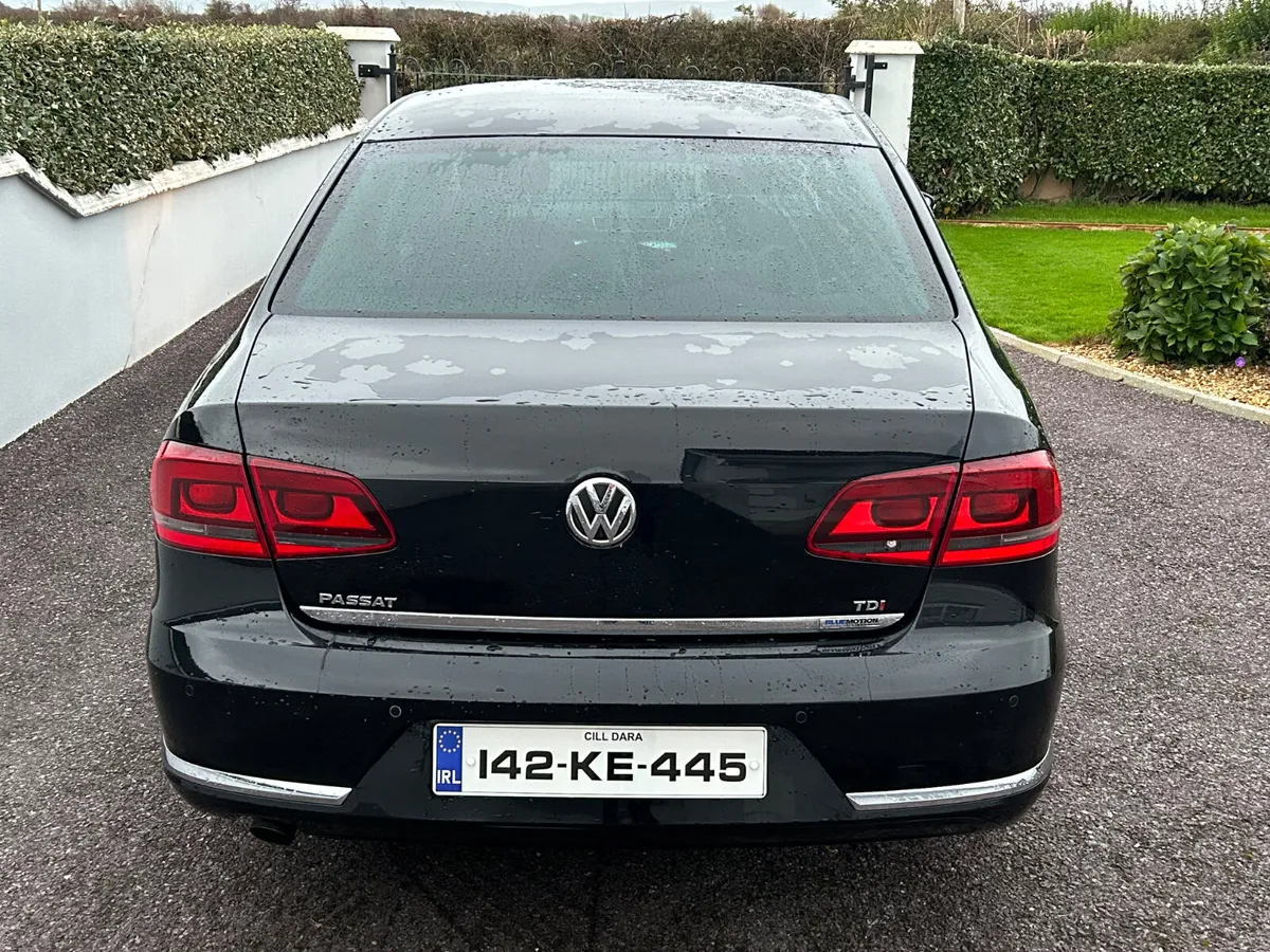 Volkswagen Passat 2014 R line - Image 4