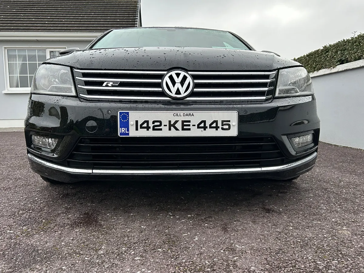 Volkswagen Passat 2014 R line - Image 2