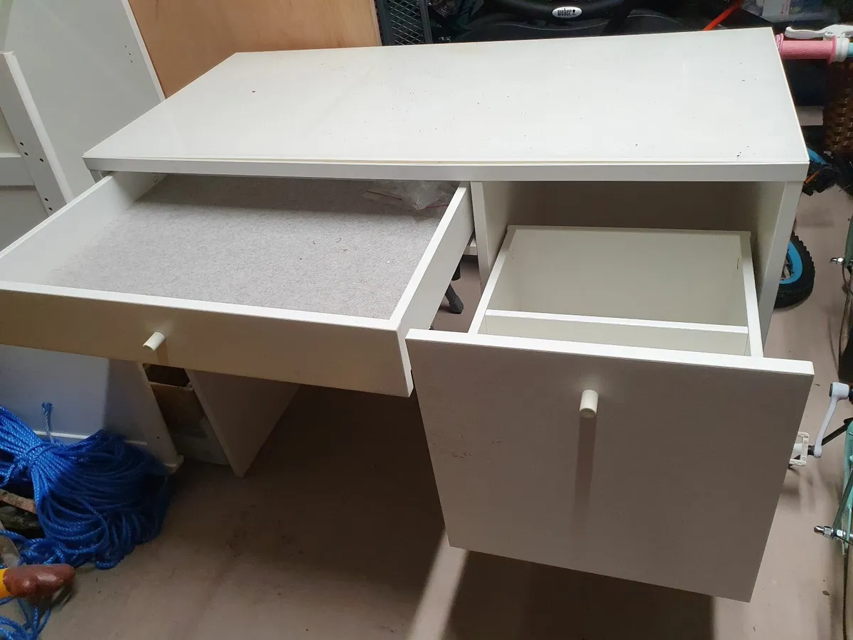 Dresser table - Image 2