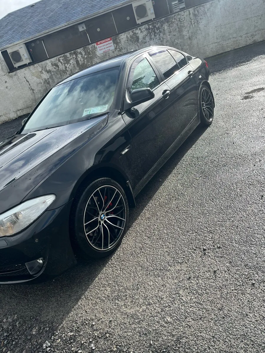 2011 BMW 520D - Image 3