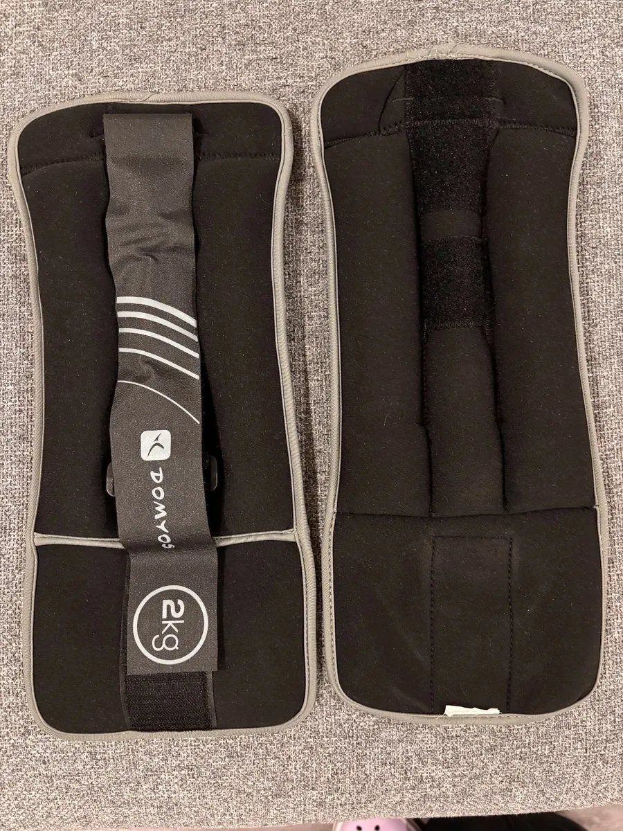 2 x 2 kg Wrist and Ankle Weights (Domyos) - Image 1