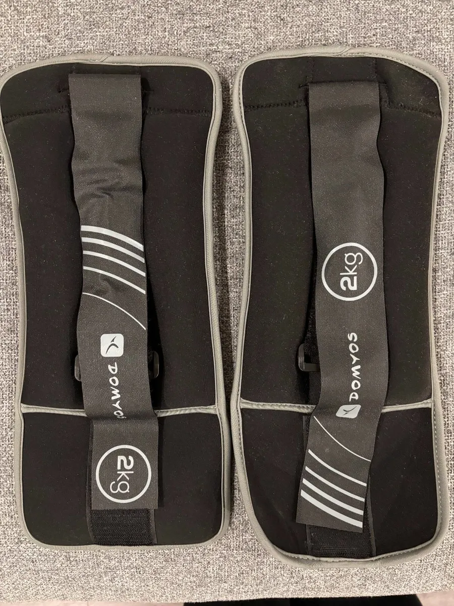 2 x 2 kg Wrist and Ankle Weights (Domyos) - Image 2