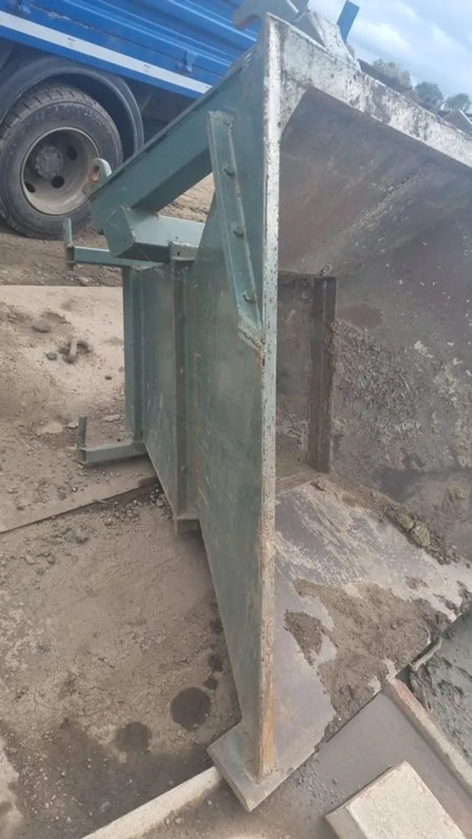 Bagging bucket - Image 1