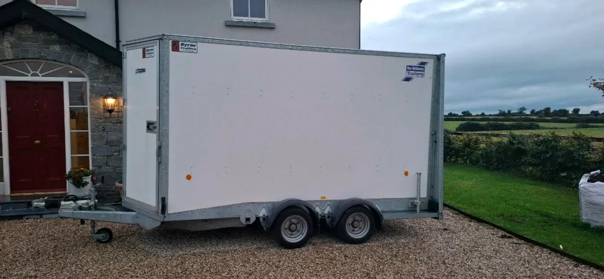 Ifor williams box trailer like new - Image 2