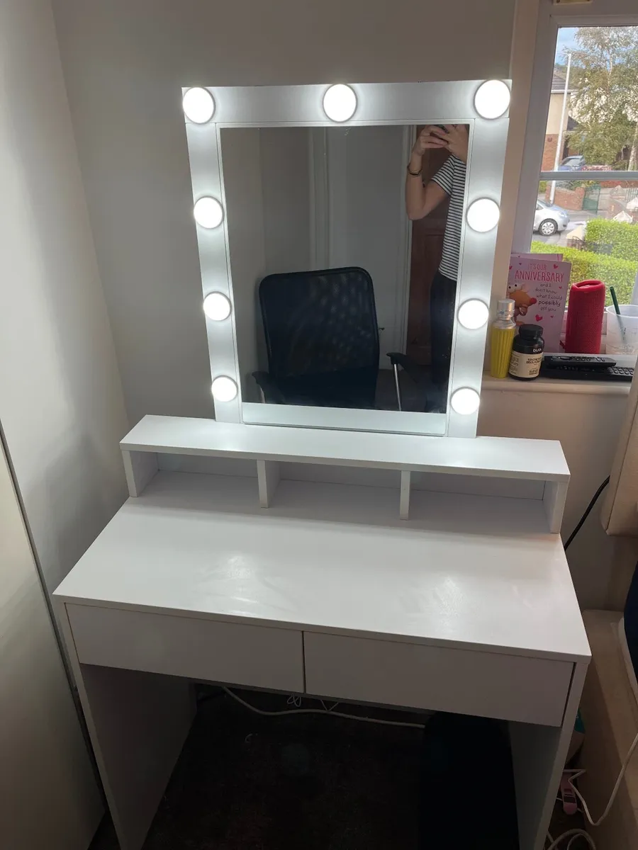 White Vanity with Lights - Image 4