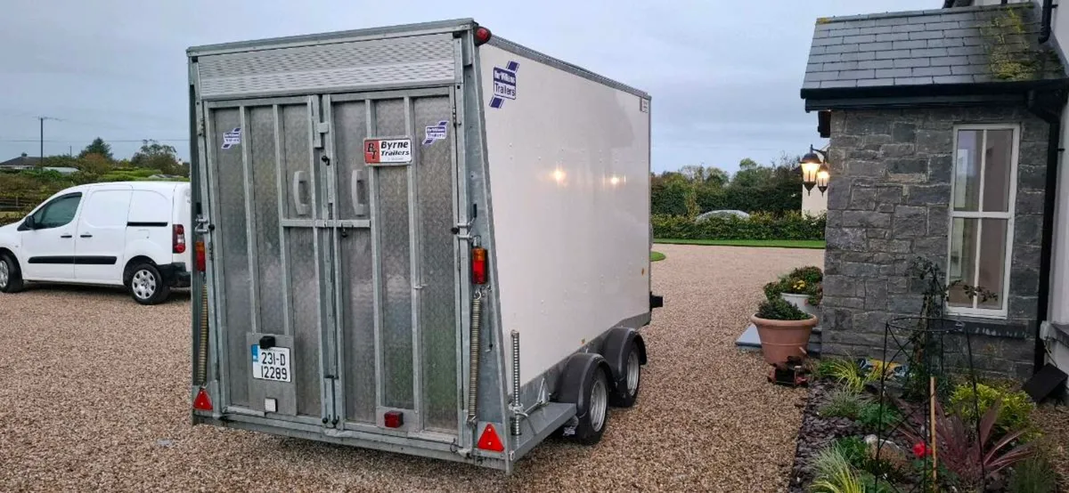 Ifor williams box trailer like new - Image 4