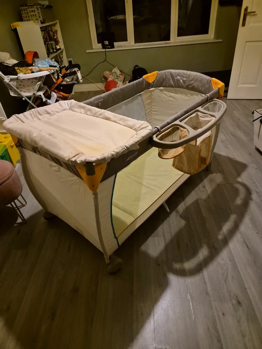 Travel Cot - Image 4