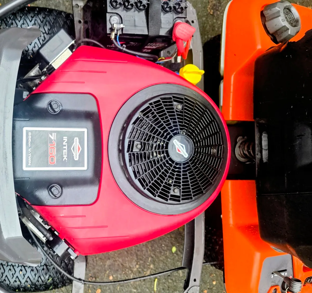 Husqvarna R214TC - Image 2