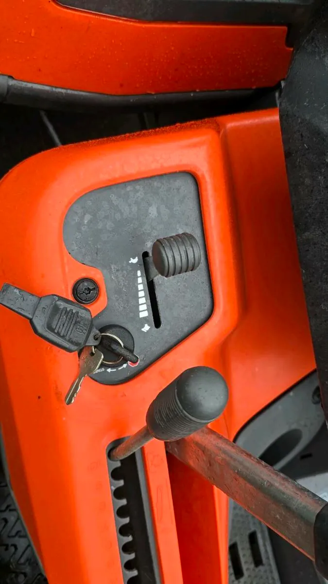 Husqvarna R214TC - Image 4