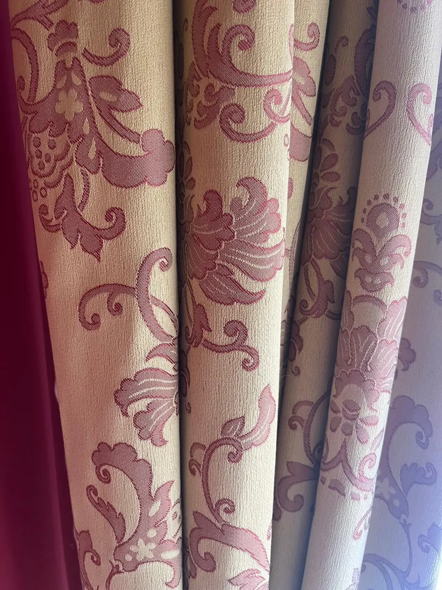 Curtains - Image 2
