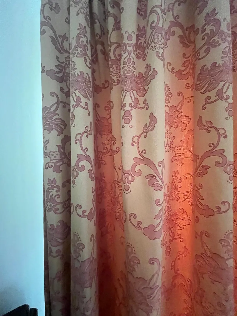 Curtains - Image 3