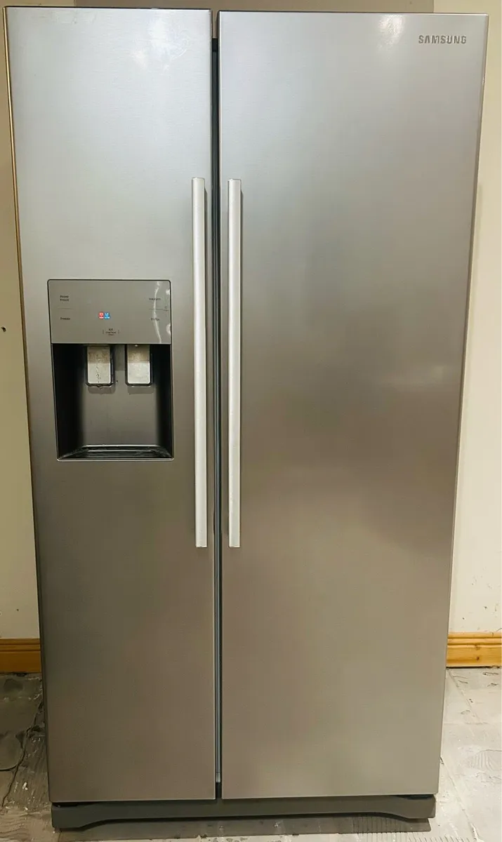 Samsung fridge freezer - Image 1