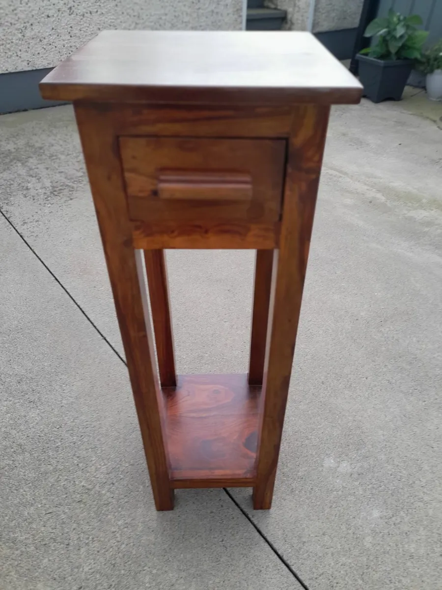 Occasional table - Image 1