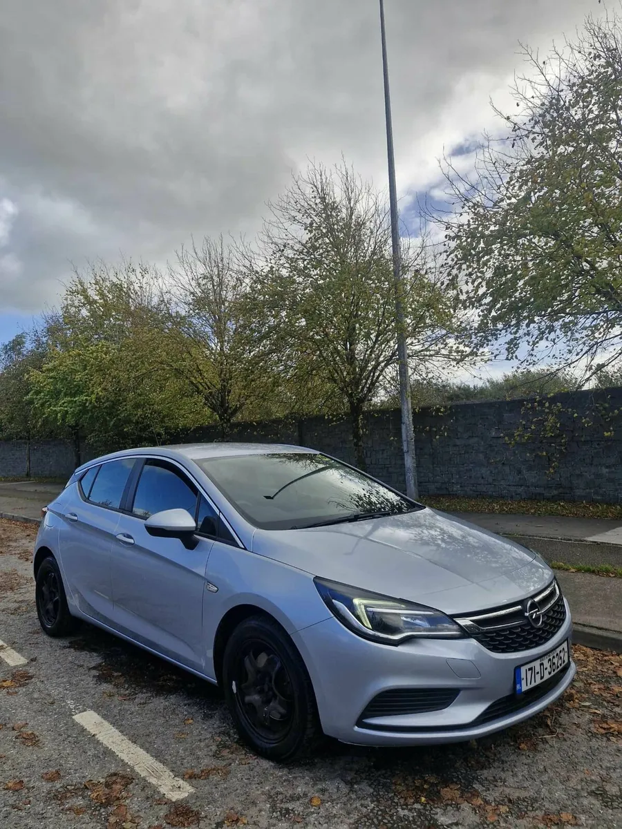 Opel Astra Automatic - Image 1