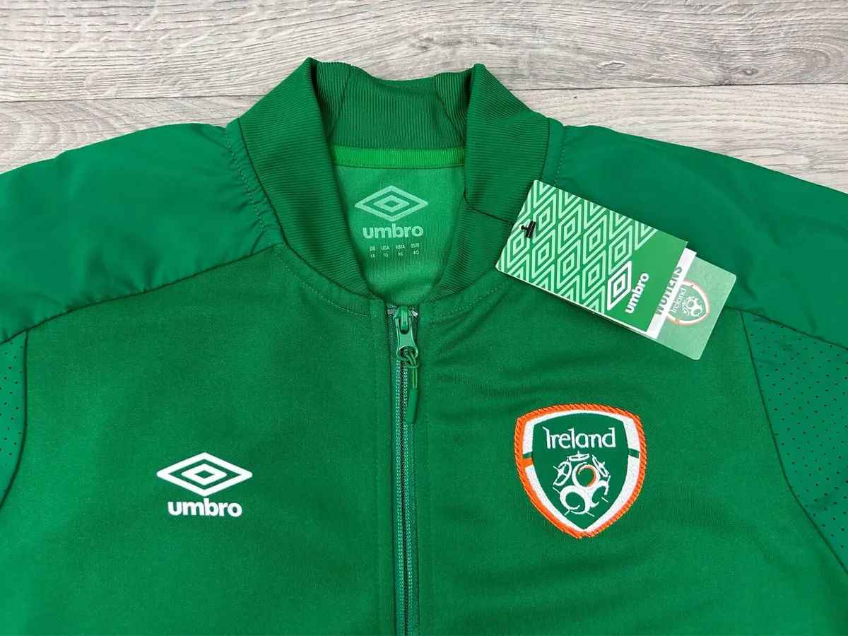 NEW Umbro Ireland Football Jacket Women's 14 - Image 3