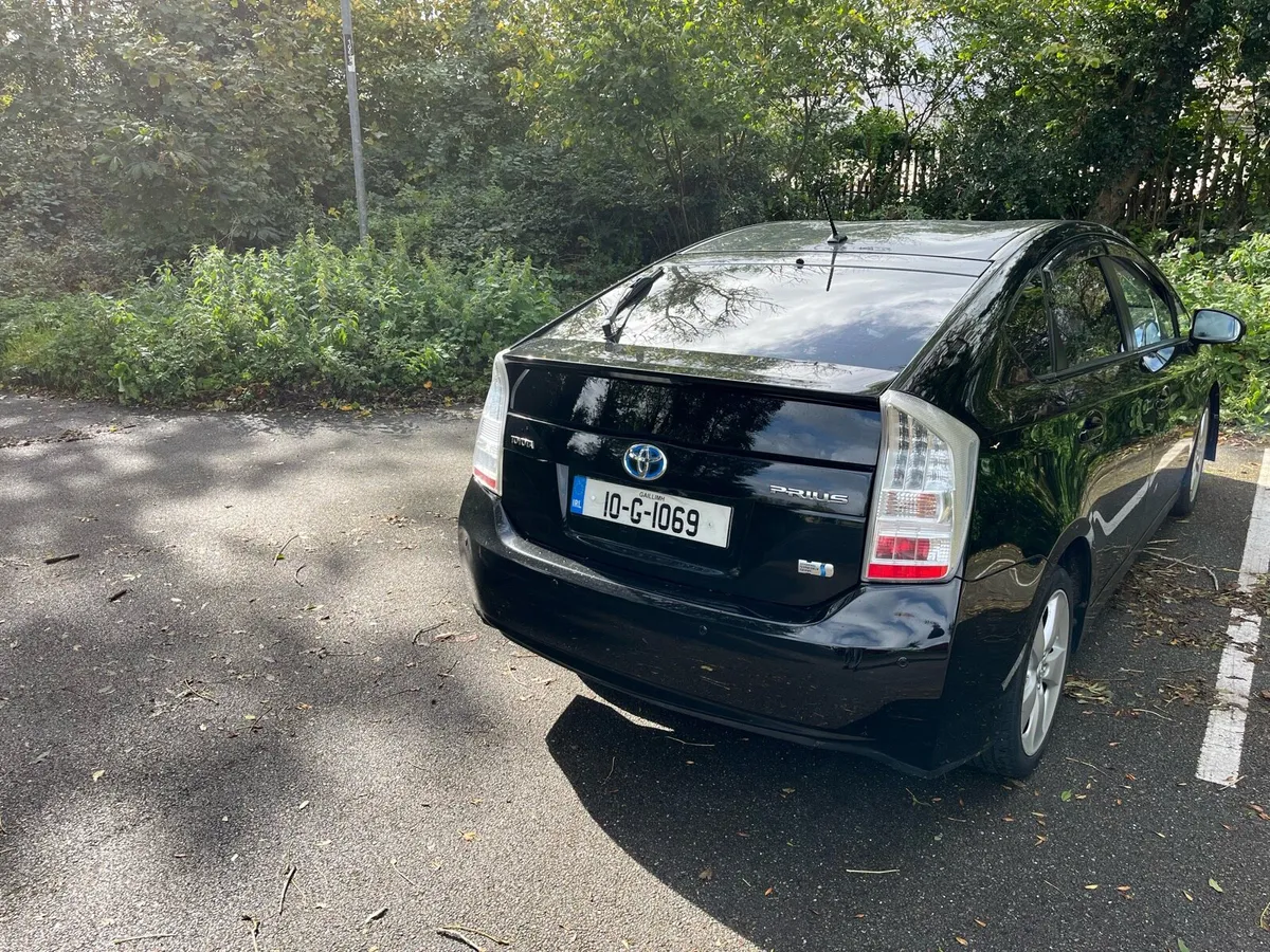 Car - Image 3