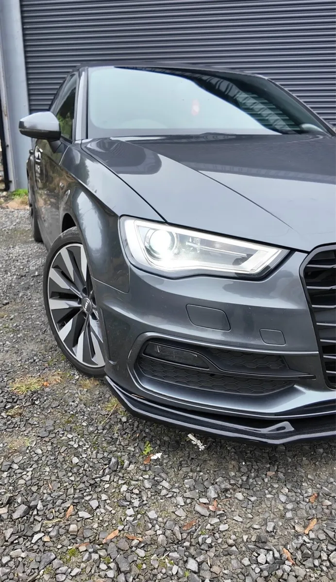 2015 Audi A3 S line - Image 2