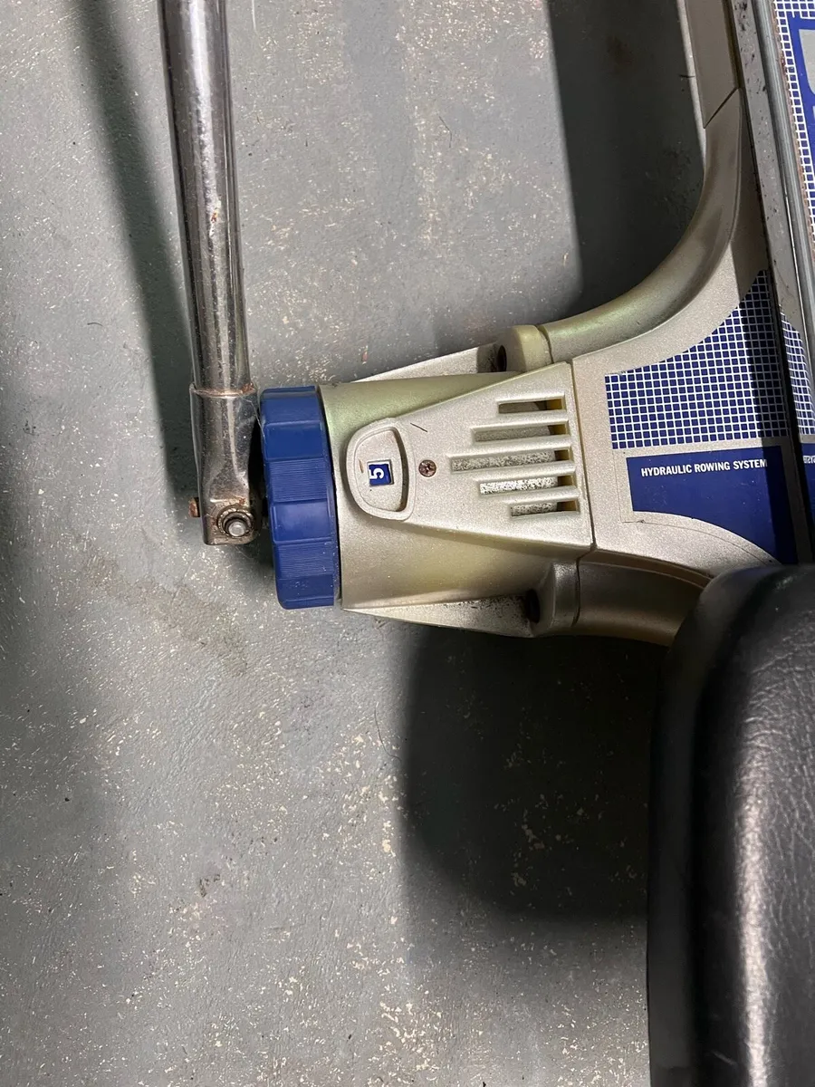 Rowing Machine - Image 3