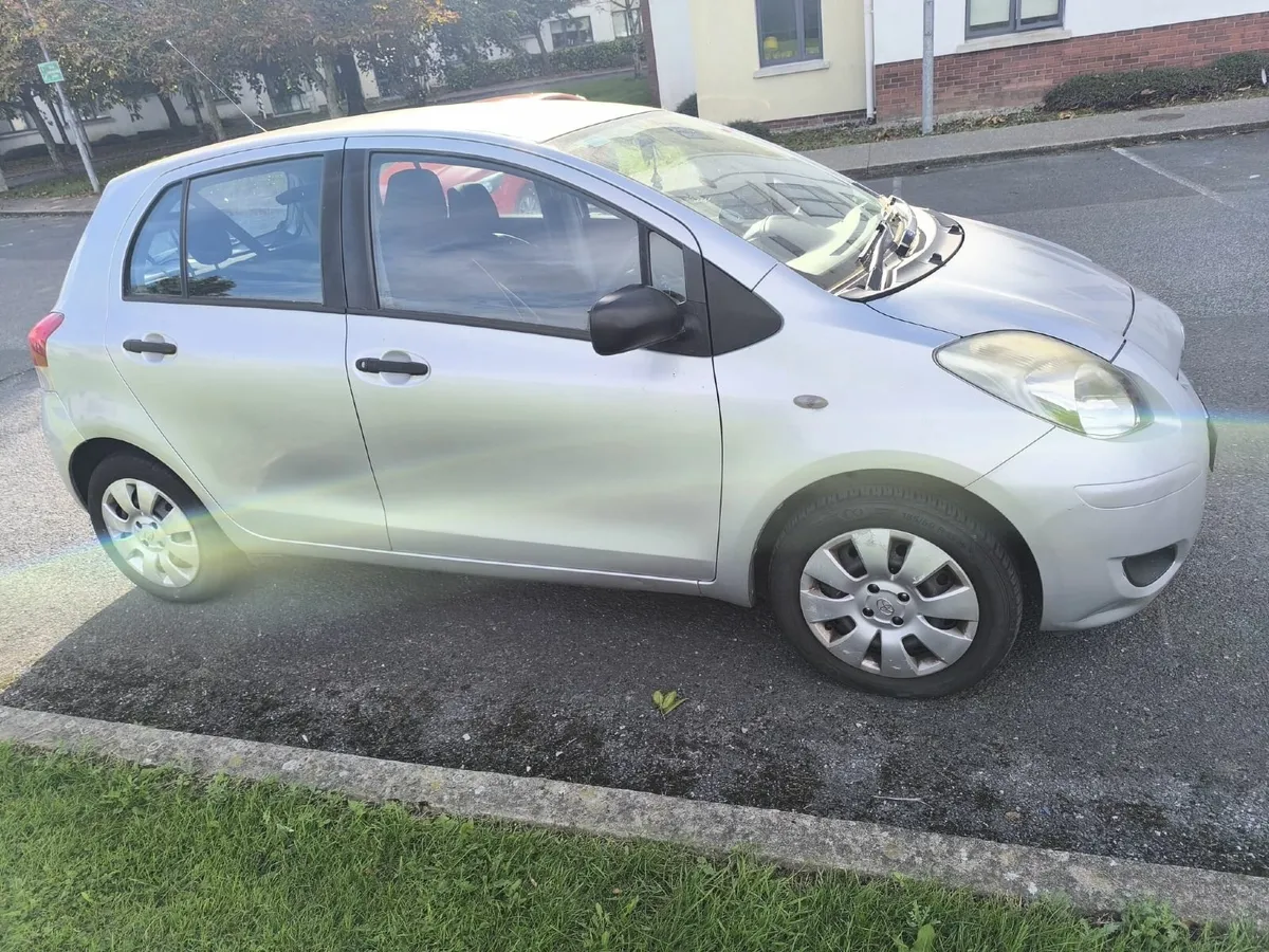 Toyota Yaris 2010 - Image 3