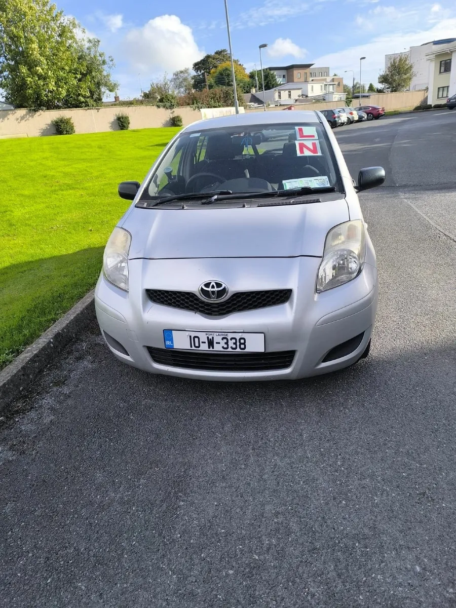 Toyota Yaris 2010 - Image 4