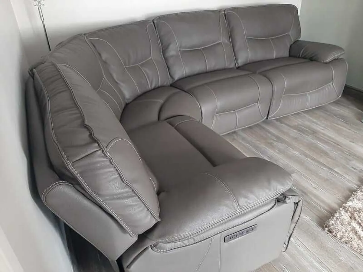 Leather corner suite - Image 1