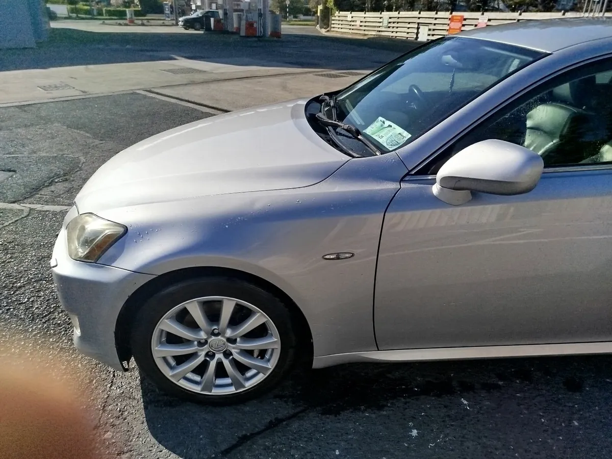 Lexus IS 2006 - Image 2