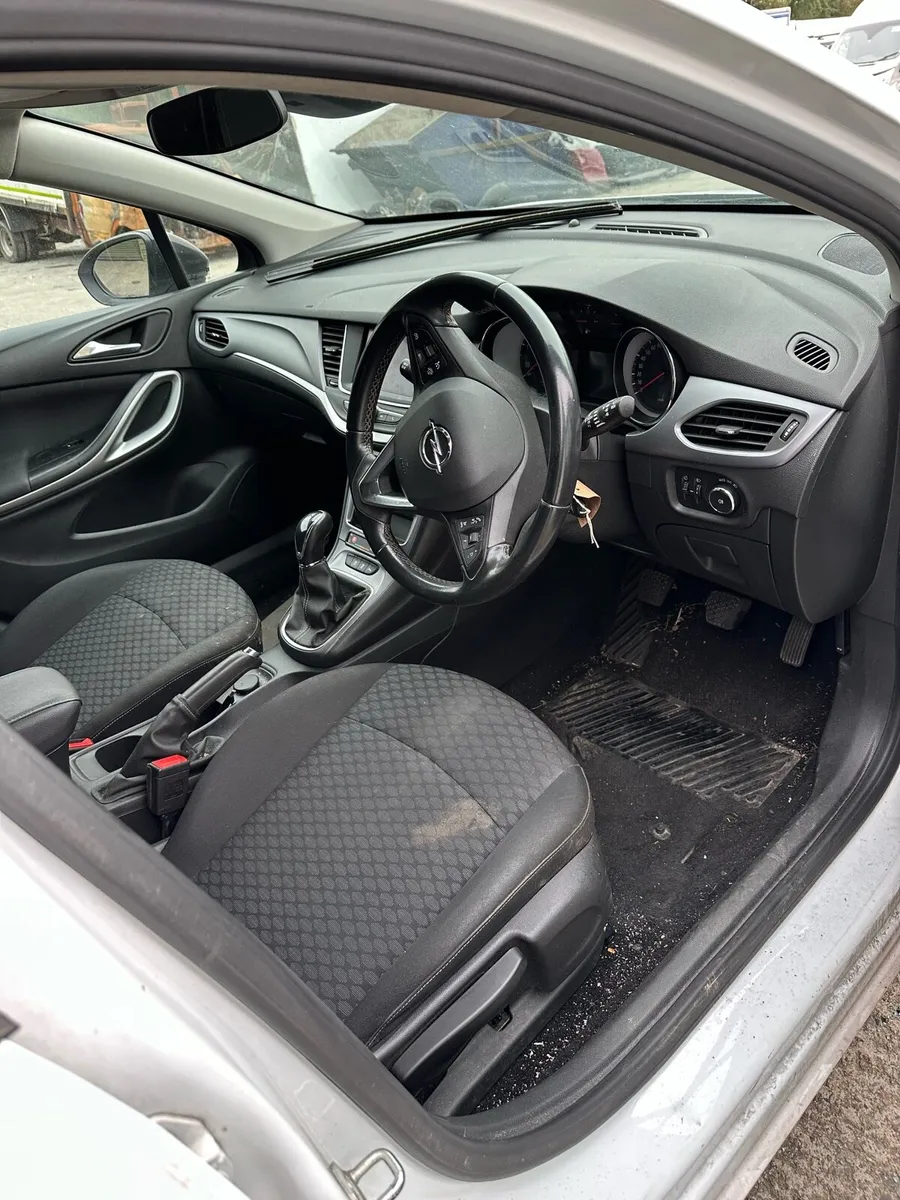 2022 Astra van (engine needs replacing) - Image 3