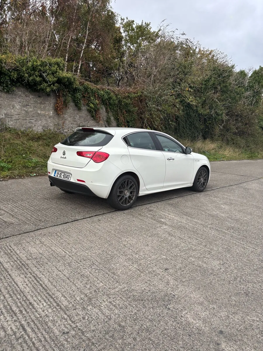 Alfa Romeo Giulietta Automatic - Image 3