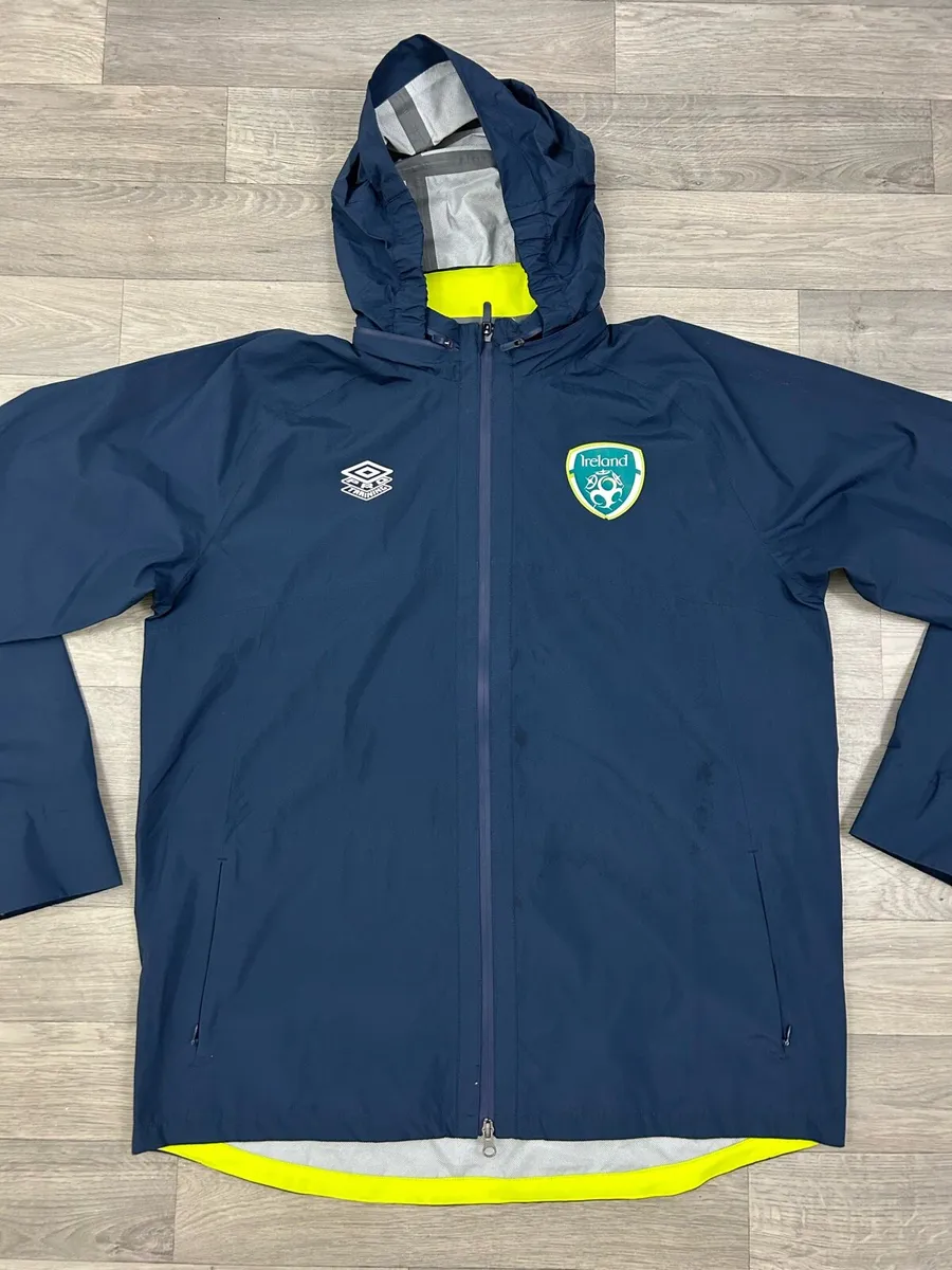 Umbro Ireland Waterproof Football Jacket Mens XL - Image 2