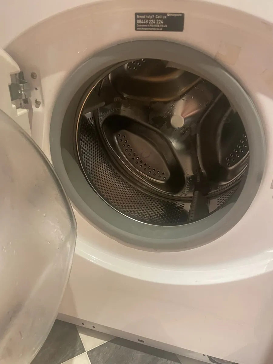 Hotpoint Washer Dryer - Image 2