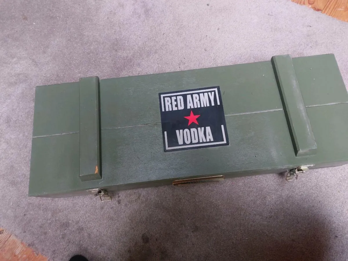 antique box - Image 2