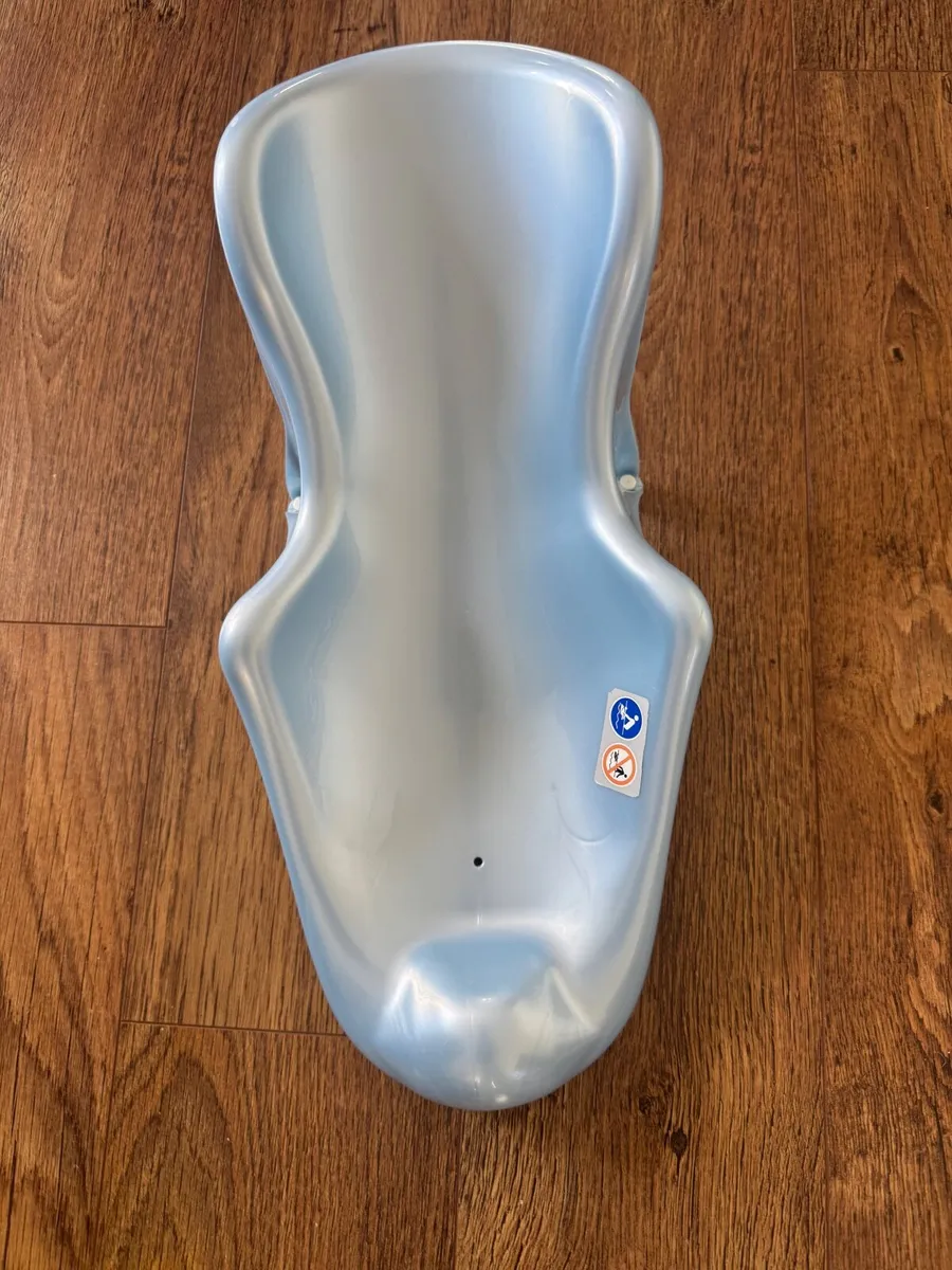 Baby bouncer and bath seat FREE - Image 2