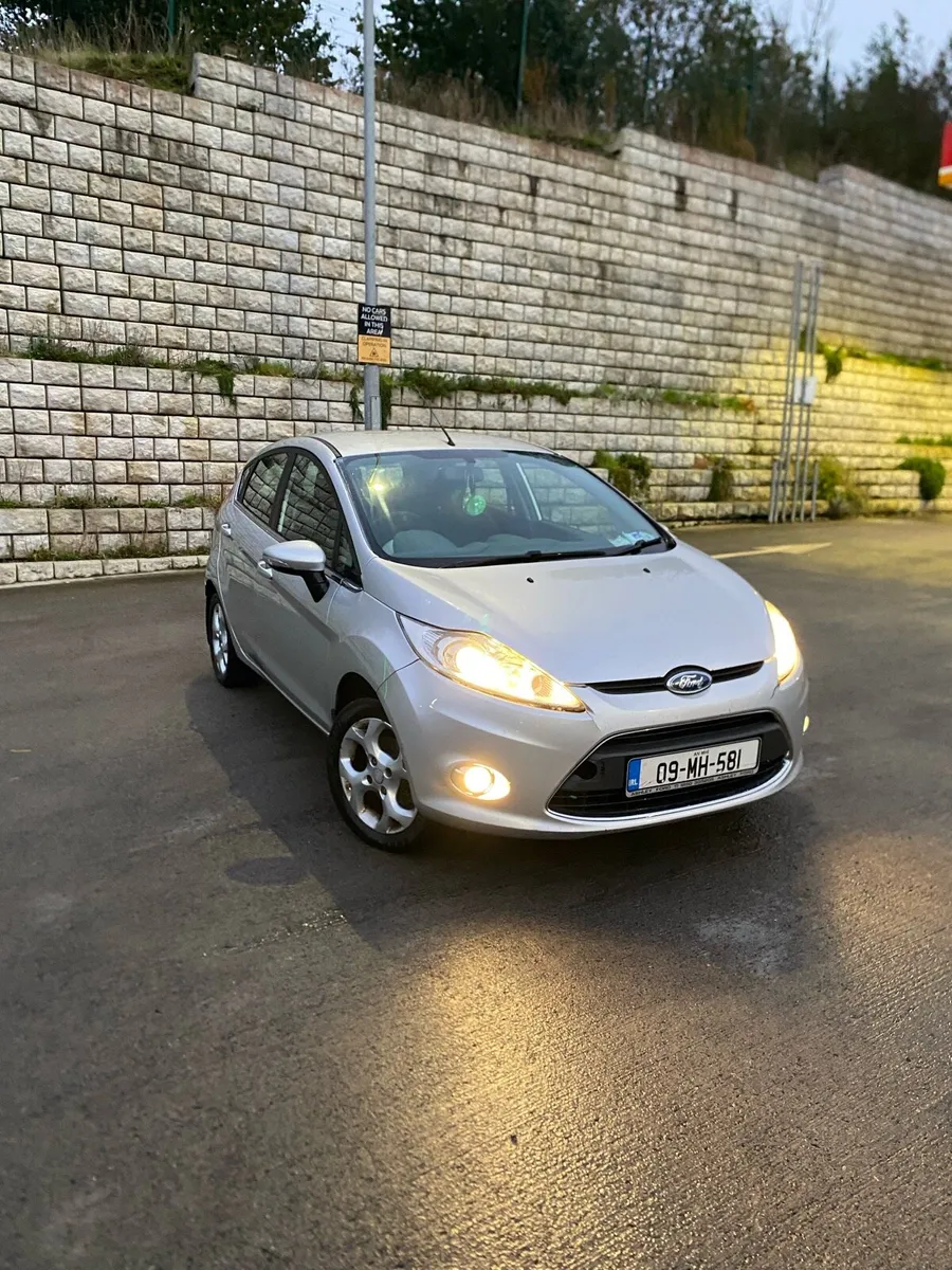 Low mileage Ford fiesta - Image 1