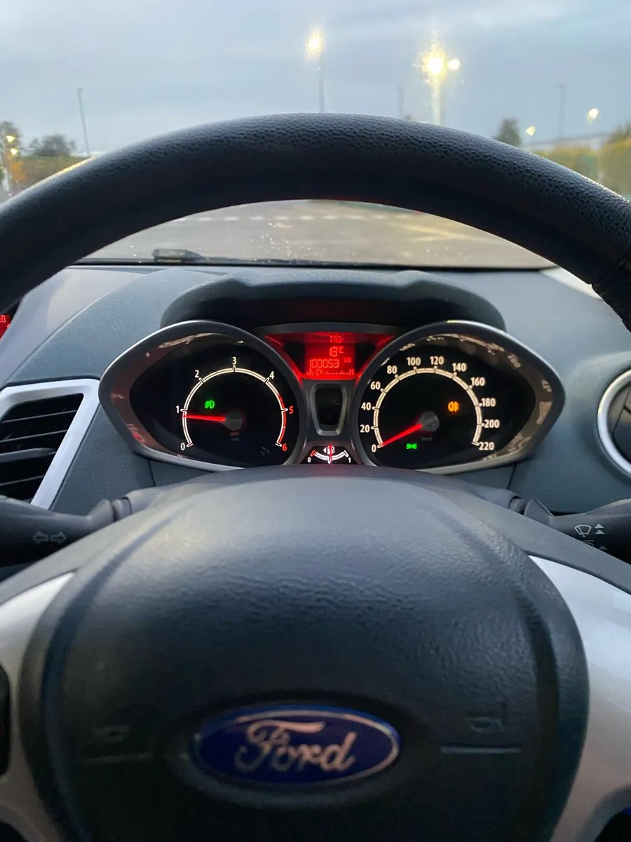Low mileage Ford fiesta - Image 2