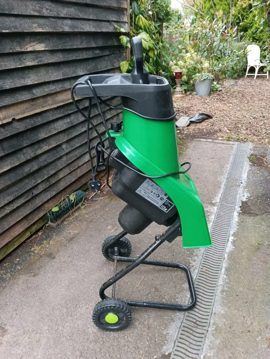 Garden shredder, like new hardly used it. - Image 3