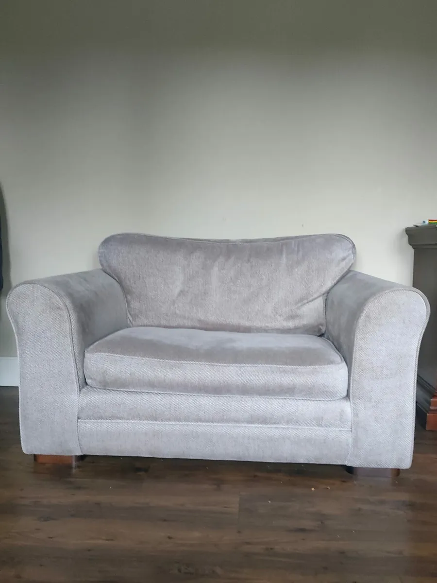 Snuggle seat