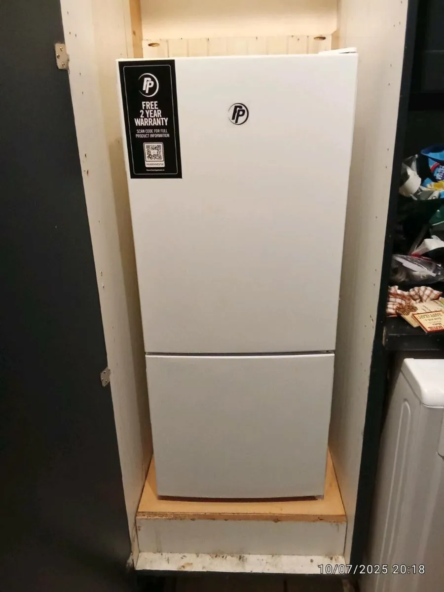 Fridge freezer - Image 1