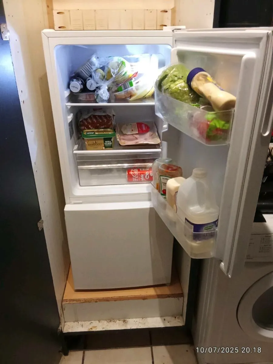 Fridge freezer - Image 2
