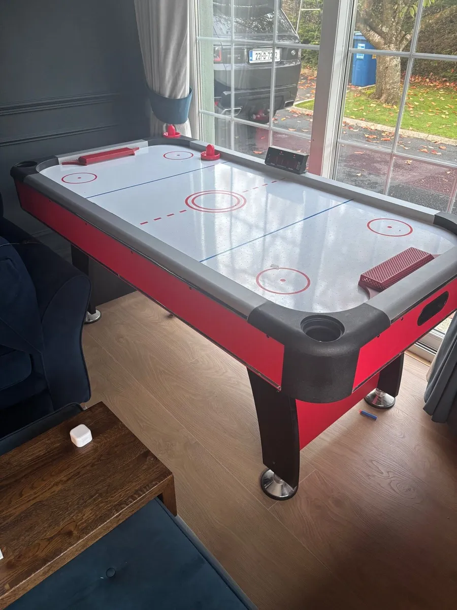Air hockey table - Image 2