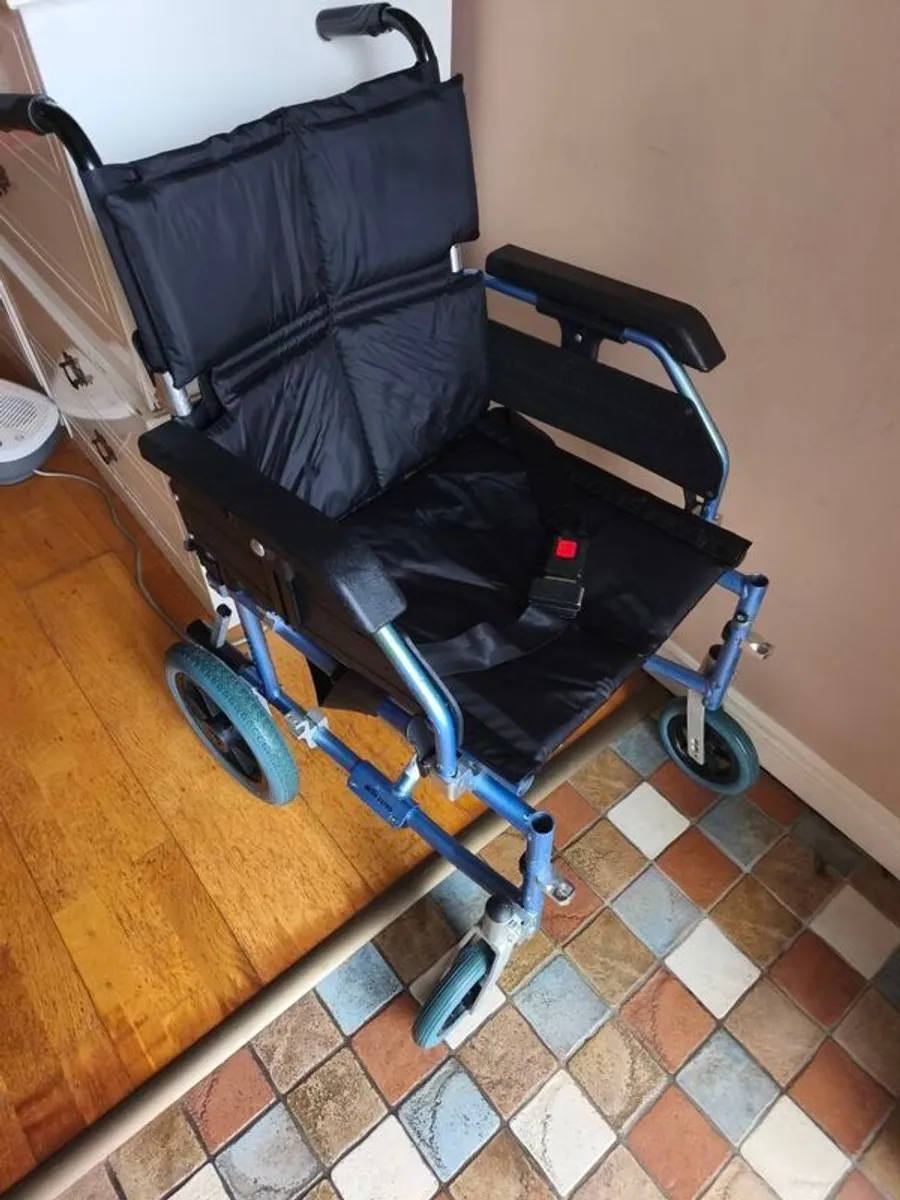 Aktiv X3 Pro Wheelchair - Image 1
