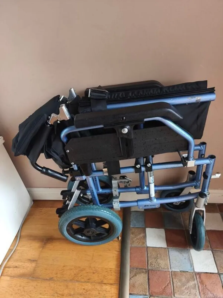 Aktiv X3 Pro Wheelchair - Image 3