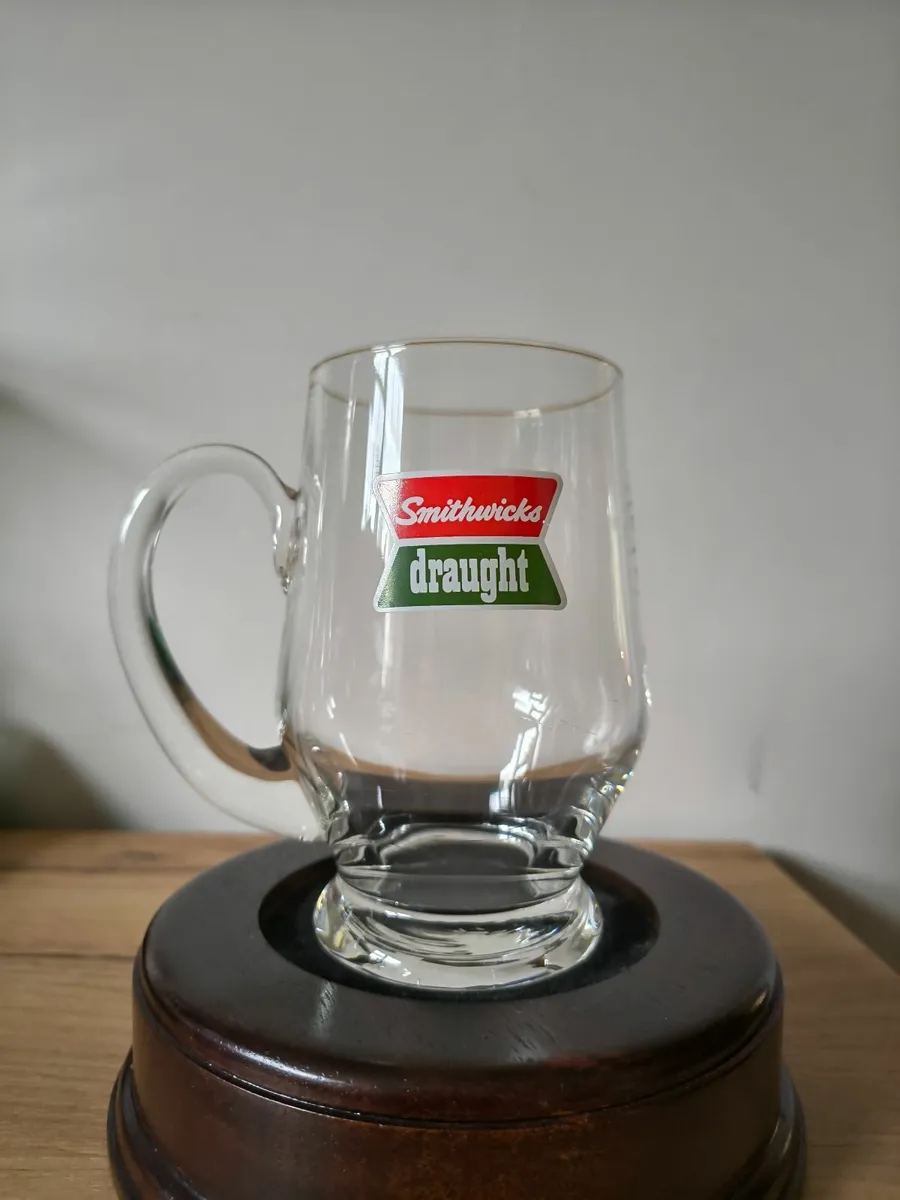 Smithwick's Draught pint glass. - Image 1