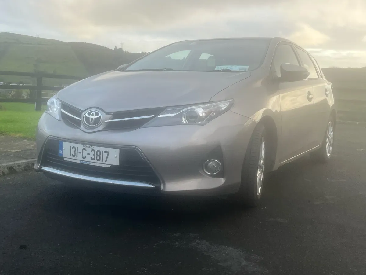 2013 Toyota Auris - Image 3