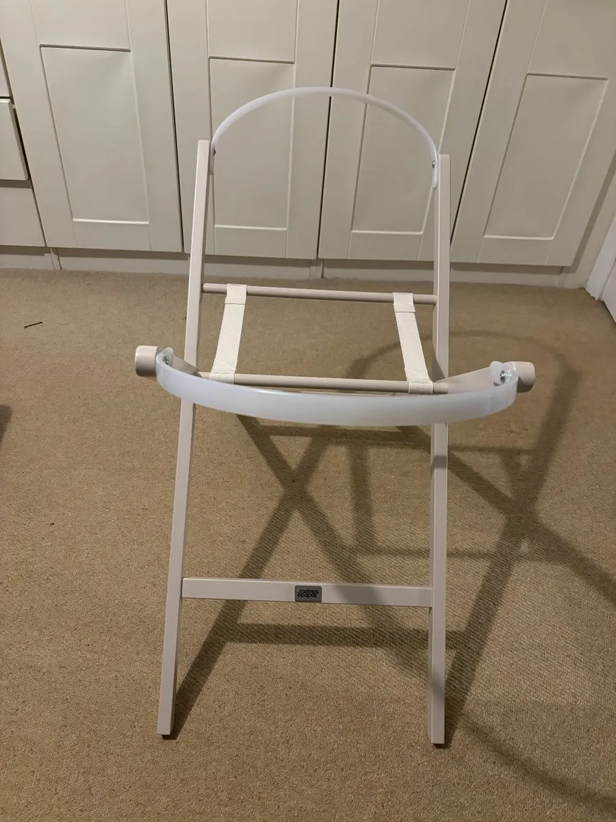 Mamas and Papas Moses Basket - Image 2