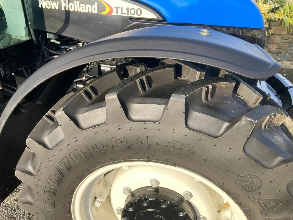New Holland TL100 - Image 4